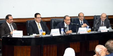 وزير الخارجية يلتقي طلاب كلية الاقتصاد والعلوم السياسية بجامعة القاهرة - المصدر 7