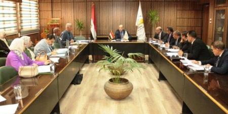 جامعة أسيوط تعقد اجتماع لجنة تدوير المخلفات لمتابعة مشروعات الاستدامة البيئية - المصدر 7