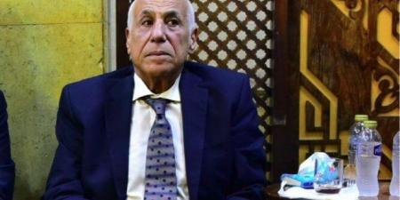 حسين لبيب وهشام نصر يقدمون واجب العزاء لأسرة محمد صبري - المصدر 7