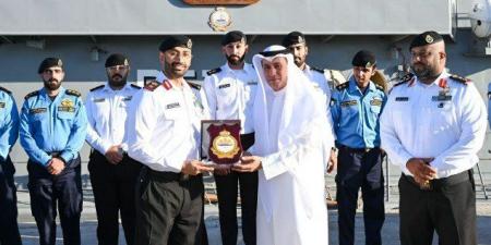 زورق القوة البحرية الكويتية «استقلال» يرسو في ميناء السلطان قابوس - المصدر 7