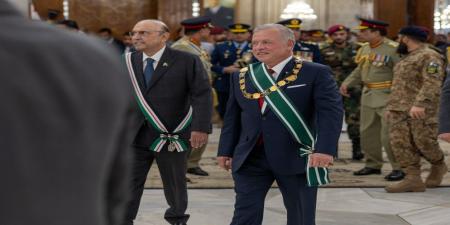 الرئيس الباكستاني يمنح الملك أعلى وسام مدني باكستاني - المصدر 7