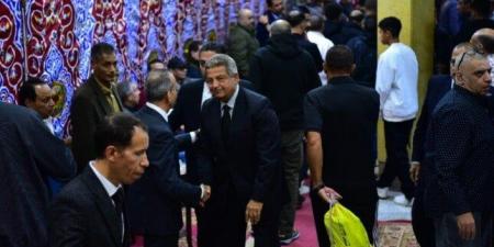 خالد عبد العزيز وممدوح عيد يحضران عزاء الراحل محمد صبري - المصدر 7