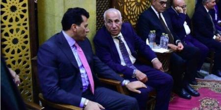 أشرف صبحي يقدم واجب العزاء في محمد صبري - المصدر 7