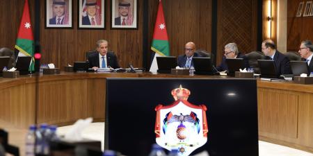 قرارات حكومية تخصّ المعلمين وموظفي امانة عمان.. وفرض ضريبة (16%) على الطرود البريدية #عاجل - المصدر 7