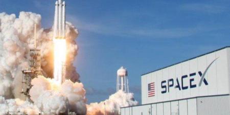 "سبيس إكس" الأمريكية تطلق مجموعة جديدة من أقمار ستارلينك إلى الفضاء - المصدر 7