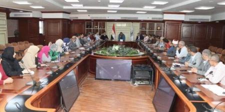 محافظة بني سويف تعقد اجتماعًا موسعًا لمتابعة التعديات على أراضي الدولة والبناء المخالف - المصدر 7