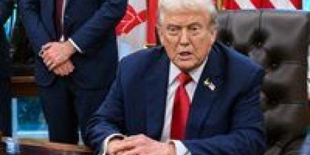 ترامب يخفي كدمة غامضة على يده ووسائل الإعلام تثير التساؤلات حول صحته - المصدر 7