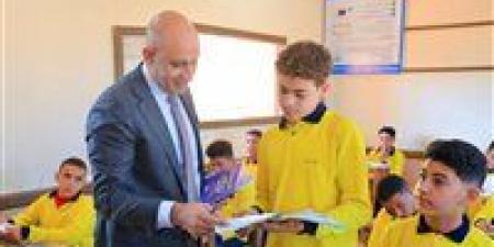 وزير التعليم يشدد على تطوير مهارات القراءة والكتابة منذ الصفوف الأولى - المصدر 7