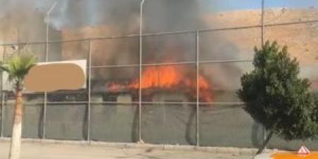 بالفيديو .. احتراق "كافتيريا" بين ملعبين خماسيين في لواء الرصيفة - المصدر 7