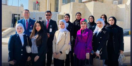 حقوق " عمان العربية " تنظّم زيارة ميدانية إلى محكمة الجنايات الكبرى لتعزيز الفهم العملي لدى الطلبة - المصدر 7