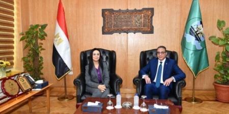 محافظ الفيوم يستقبل وزيرة التضامن الاجتماعي ويناقشان سبل التعاون المشترك - المصدر 7