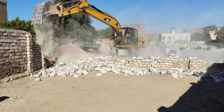 محافظ أسيوط: إزالة 25 مخالفة واسترداد 1230 متر و150 فدان ضمن المرحلة الثالثة من الموجة 27 - المصدر 7