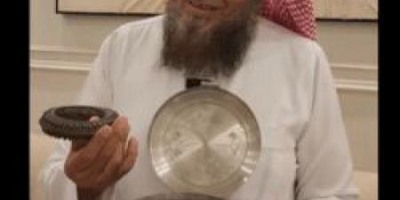 بالفيديو.. أسرة في أبوعريش تكتشف كنزًا أثريًا من الفضة عمره 100 عام أسرة في أبوعريش تكتشف كنزًا أثريًا من الفضة عمره 100 عام بعد وفاة جدتهم - المصدر 7