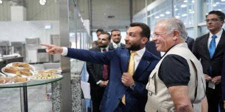 الملك يزور منشآت صناعية في القسطل توفر أكثر من 1650 فرصة عمل - المصدر 7
