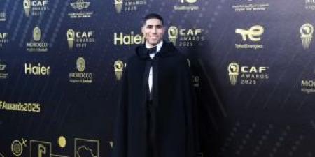 المغربي أشرف حكيمي يتوج بجائزة أفضل لاعب إفريقي - المصدر 7