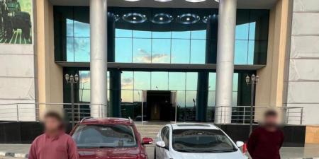 عرضا حياة المواطنين للخطر.. القبض على قائدى سيارتين بسبب حركات استعراضية بالجيزة - المصدر 7