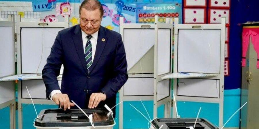 رئيس الاعتماد والرقابة الصحية يدلي بصوته في انتخابات مجلس النواب - المصدر 7