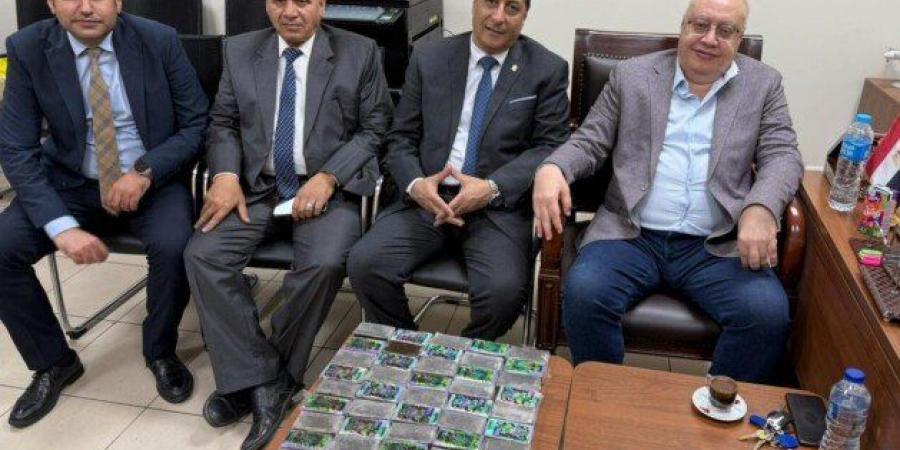 جمارك مطار القاهرة تضبط راكب أجنبي حاول الدخول بخمسه كيلو حشيش لداخل البلاد - المصدر 7