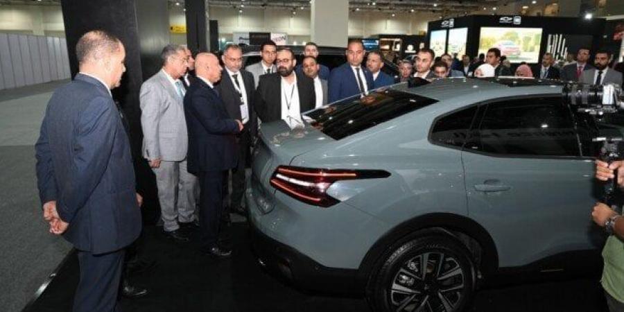 كامل الوزير يتفقد قاعة شركات صناعة السيارات ومكوناتها والأجهزة المنزلية بالمعرض «صور» - المصدر 7