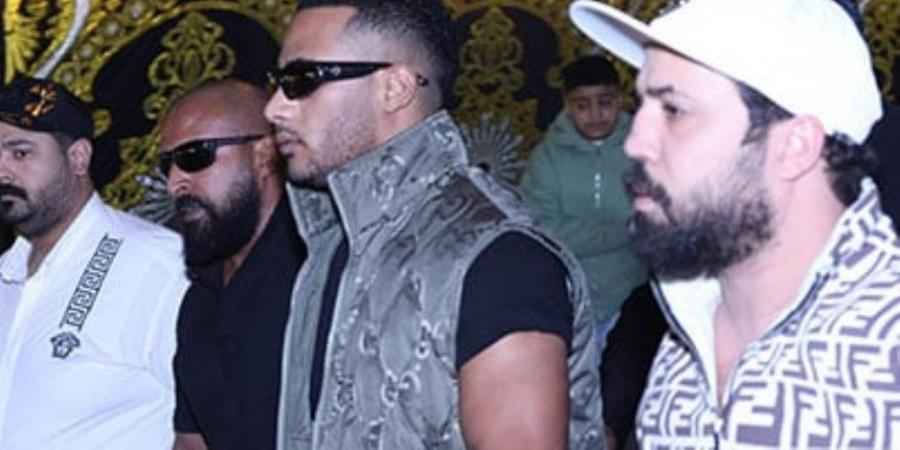 محمد رمضان يقدم واجب العزاء فى إسماعيل الليثى.. صور - المصدر 7