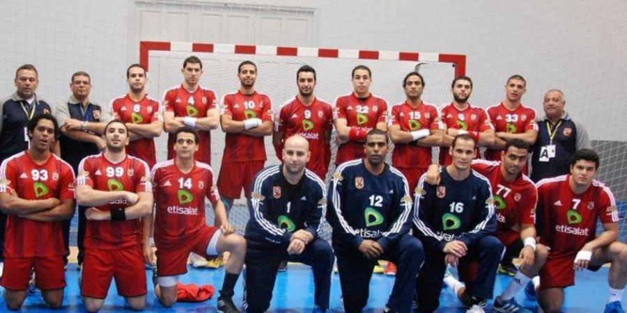 الأهلي يهزم سموحة 26 - 22 ويتوج بكأس السوبر لكرة اليد بالإمارات - المصدر 7