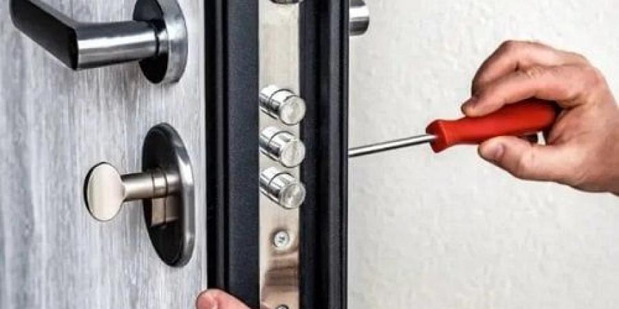 دليلك لاختيار أبواب شقق خارجية مودرن تجمع بين الأمان والأناقة - المصدر 7