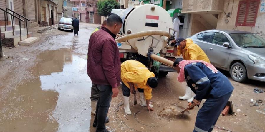 عبد المعطى يتابع جهود كسح مياه الأمطار بمراكز ومدن كفرالشيخ - المصدر 7