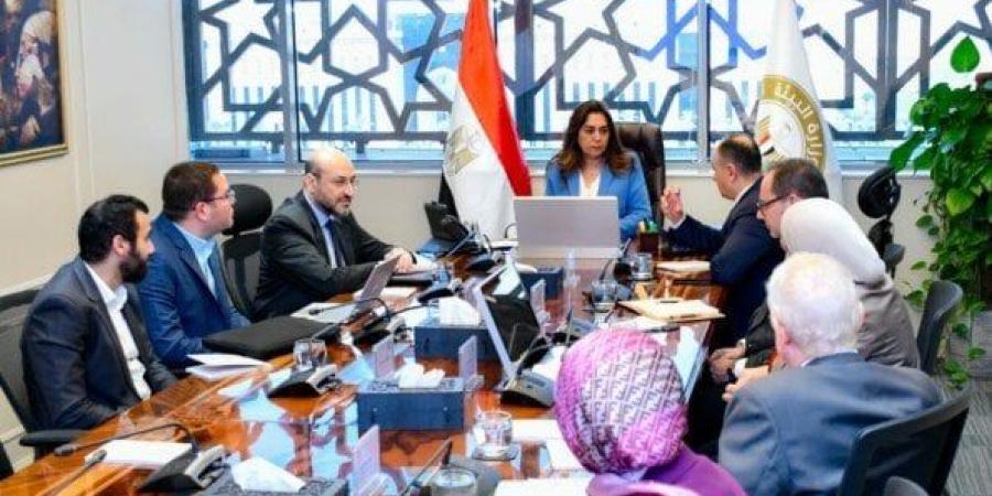 منال عوض تتابع مستجدات منظومة التحول الرقمي للسجل البيئي للمنشآت الصناعية - المصدر 7