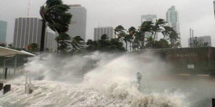 العاصفة «كلوديا» تجتاح بريطانيا.. إعلان حالة طوارئ كبرى بعد فيضانات واسعة - المصدر 7