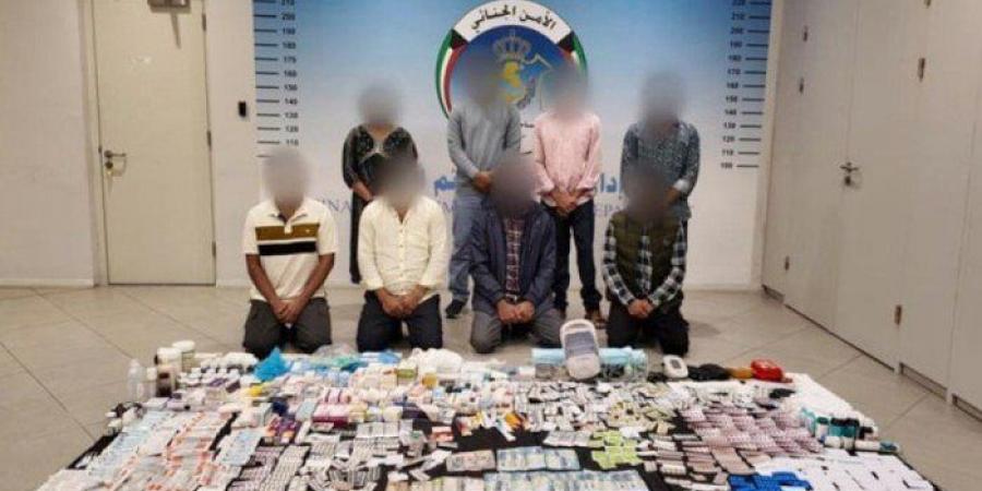 الداخلية الكويتية تكشف شبكة متكاملة تمارس الطب دون ترخيص وتتاجر في الأدوية الحكومية - المصدر 7