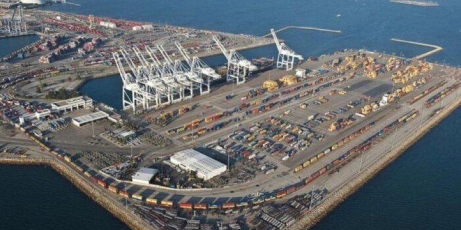 وسط التوترات مع إسلام آباد.. أفغانستان تحول طرق التجارة من باكستان إلى إيران - المصدر 7