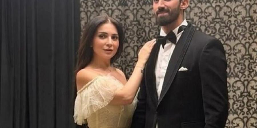 شاهد.. أول ظهور لـ مي عز الدين مع زوجها أحمد تيمور بعد عقد قرانهما - المصدر 7