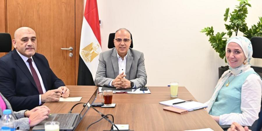 وزير الرى يبحث إجراءات إعداد دراسة لتقييم معدلات الملوحة بشبكة المصارف الزراعية - المصدر 7