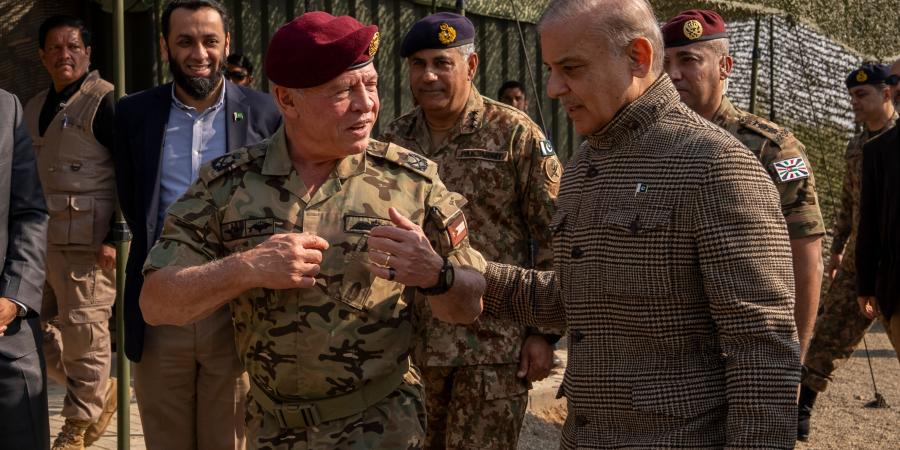 الملك يزور شركة للصناعات الدفاعية في إسلام آباد ويحضر تمرينا عسكريا - المصدر 7