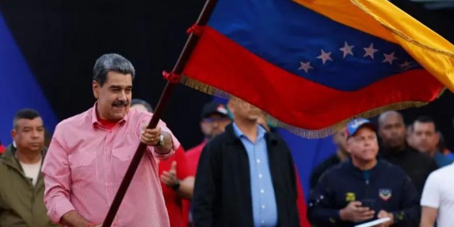 «وسط التهديدات الأمريكية».. رئيس فنزويلا يغني لـ ترامب لعدم شن حرب على بلاده - المصدر 7