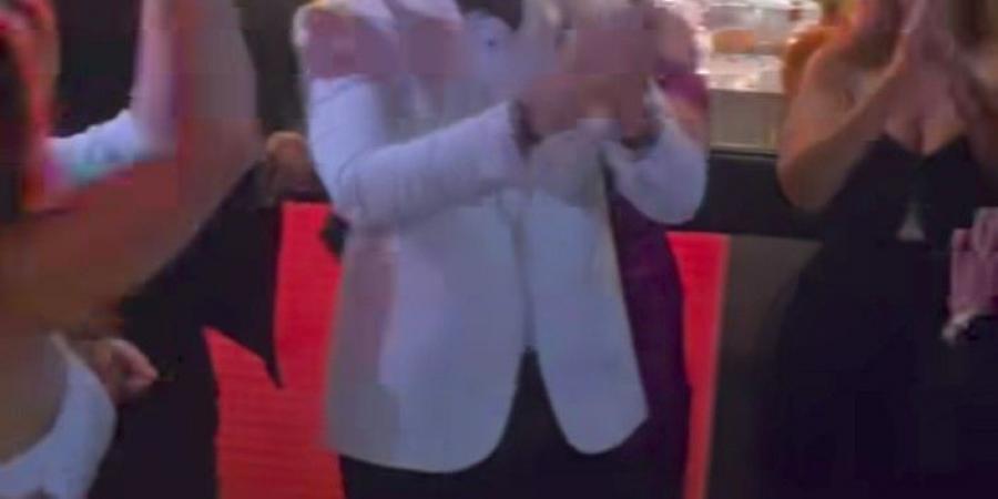 بحضور نجوم الفن والإعلام.. الإعلامي أحمد سالم يحتفل بعقد قرانه على فتاة من خارج الوسط - المصدر 7