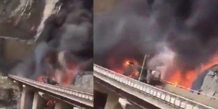 فاجعة في المدينة المنورة.. مصرع عشرات المعتمرين الهنود بحادث اصطدام مروع.. فيديو - المصدر 7