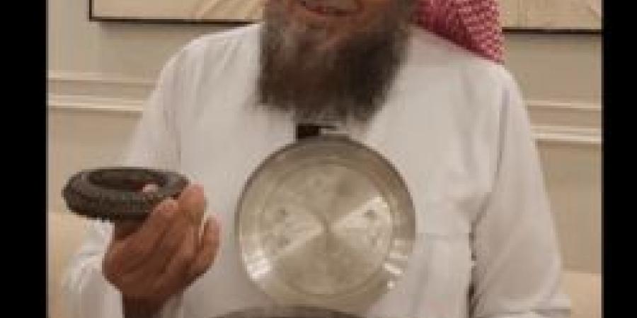 بالفيديو.. أسرة في أبوعريش تكتشف كنزًا أثريًا من الفضة عمره 100 عام أسرة في أبوعريش تكتشف كنزًا أثريًا من الفضة عمره 100 عام بعد وفاة جدتهم - المصدر 7