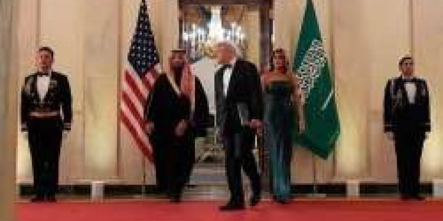 بالصور فستان ميلانيا ترامب الأخضر يثير تفاعلاً واسعًا خلال استقبال ولي العهد في واشنطن - المصدر 7