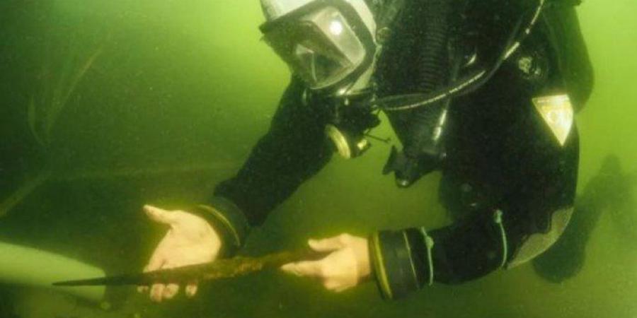 لغز تاريخي ينهض من أعماق بحيرة بولندية… رمح فاخر يُرجّح أنه لنبيل في العصور الوسطى - المصدر 7