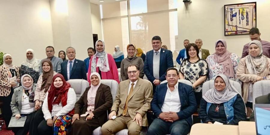 وزير الإسكان يؤكد على أهمية التواصل مع ممثلى الشعب ونوابه - المصدر 7