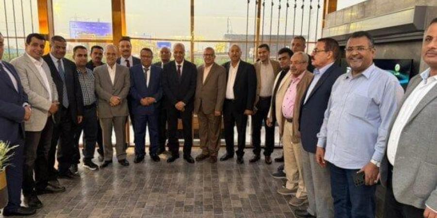 تكريم برلماني يمني للنائب مصطفى بكري تقديرًا لمواقفه القومية ودعمه للقضية اليمنية - المصدر 7